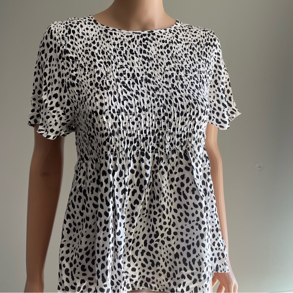 Super cute Urban Romantics Top